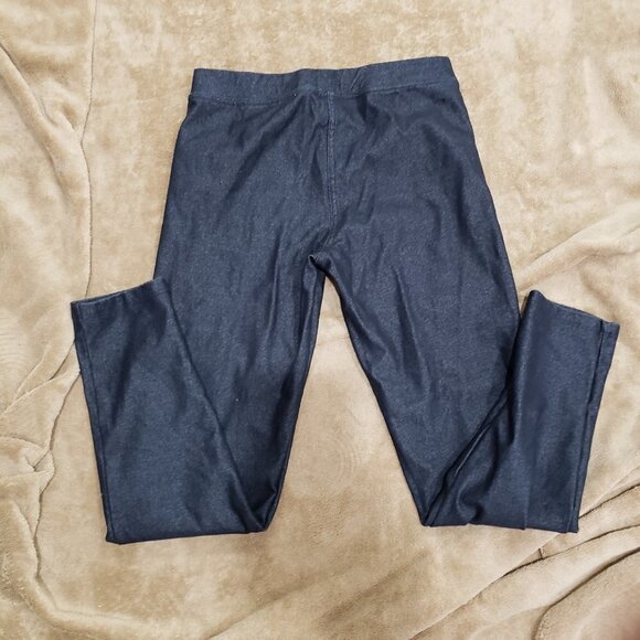 Bundle of 2 Girl's Clothing size 16  Top with a bee &  XL Black pants - Picture 7 of 7